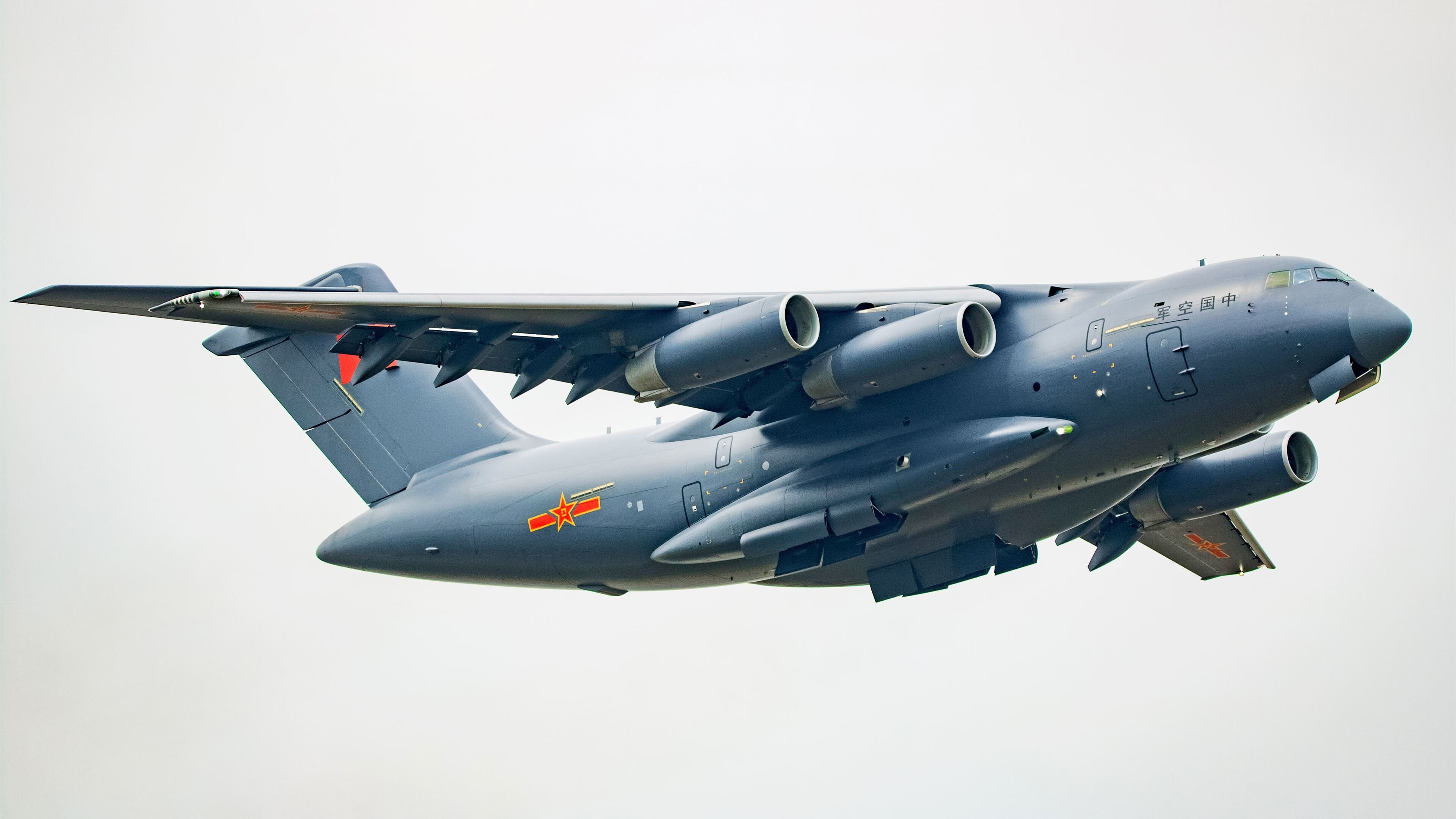 爱游戏娱乐平台-尼克斯后卫状态回升掌控比赛节奏，尼克斯季后赛阵容