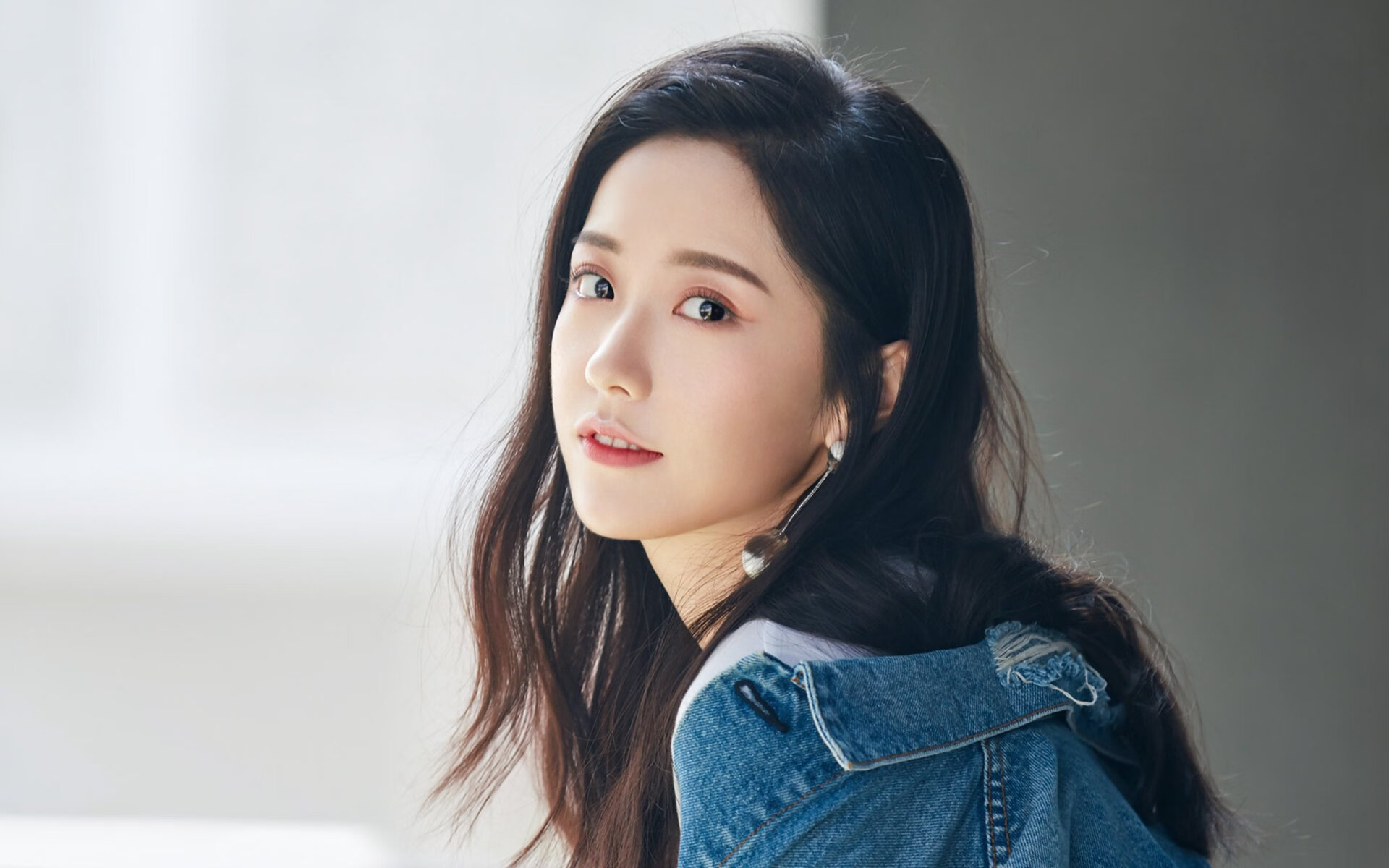 詹姆斯庆祝生日与队友聚餐,詹姆斯生日聚会